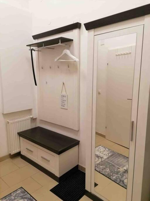 Feine Wohnung Direkt Am Yppen- Und Brunnenmarkt 비엔나 외부 사진
